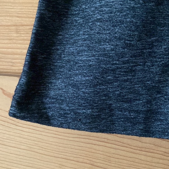 Lululemon mesh back tank size 4 - Picture 3 of 8